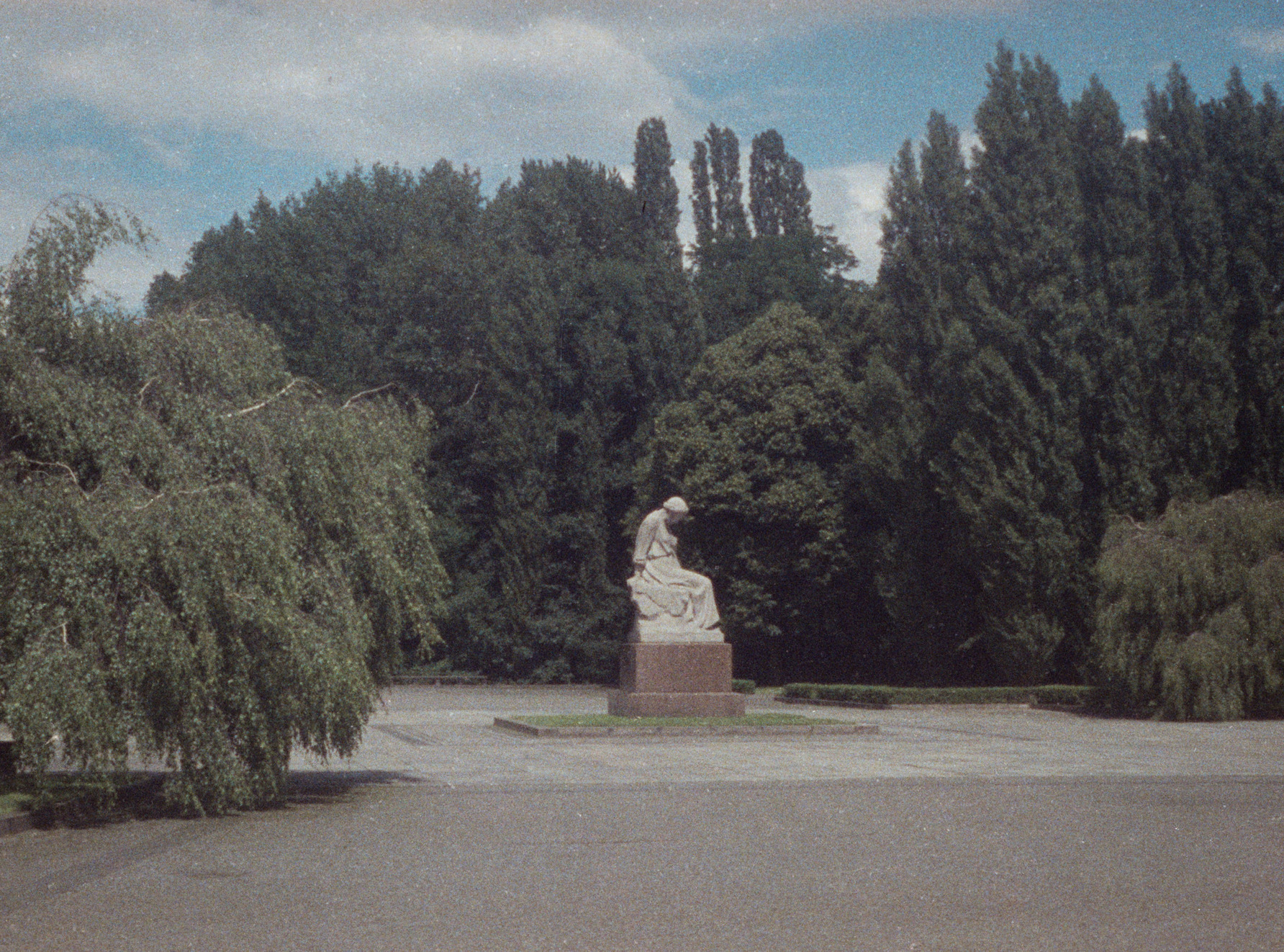 https://images.fotomat.io/prod/a74cfa8d-6206-4e07-8788-500c196a41b9/59f25776-d79f-4951-aa1f-6281f7f90e8c.jpg?s=M
